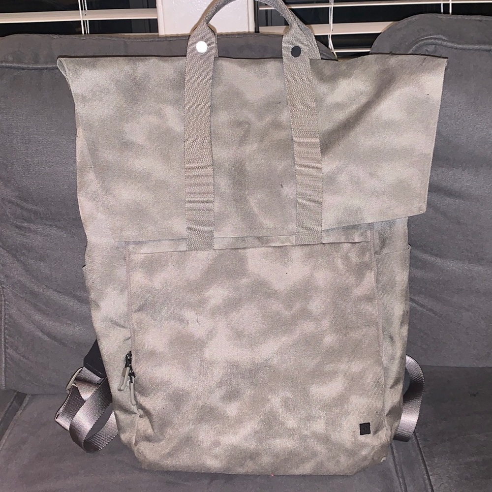 Lululemon Backpack. Olive green. In great condition. Unisex.